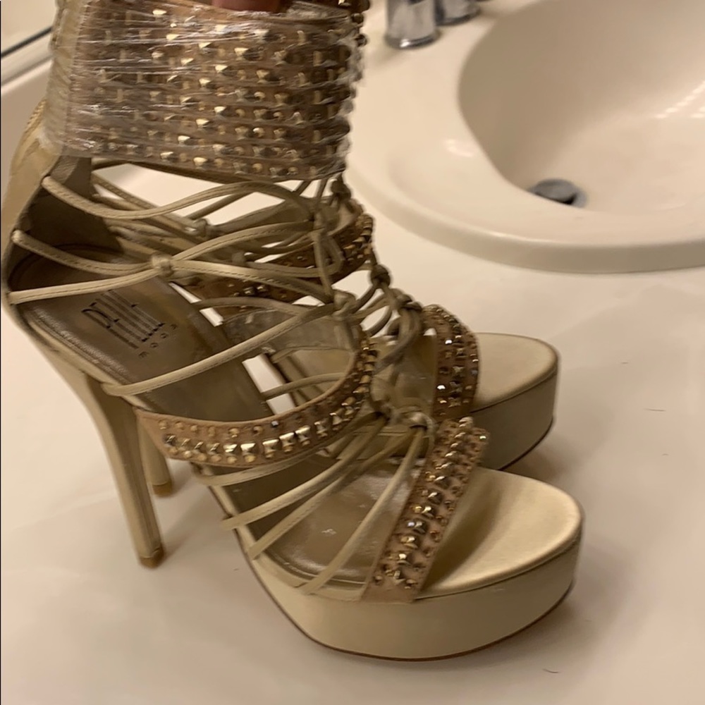 Pelle mode women’s heels